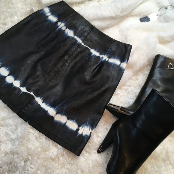 **SOLD** ZARA VEGAN TIE DYE MINI - Picture 5 of 9